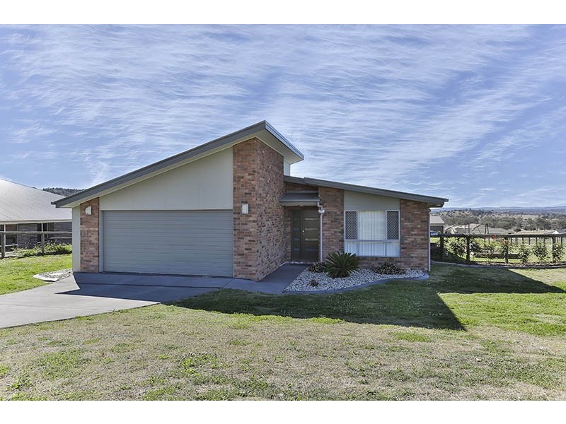 4 Kingfisher Court, Meringandan West QLD 4352