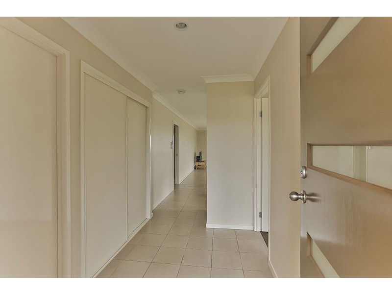 4 Kingfisher Court, Meringandan West QLD 4352