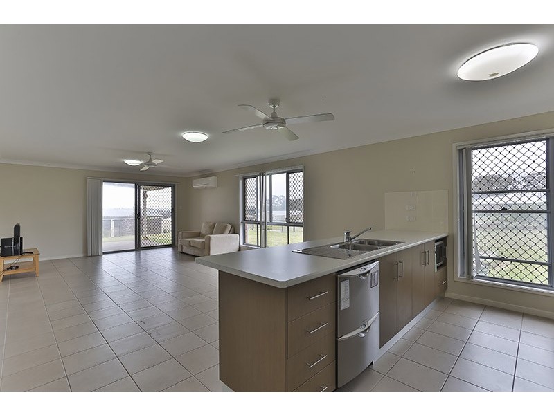 4 Kingfisher Court, Meringandan West QLD 4352