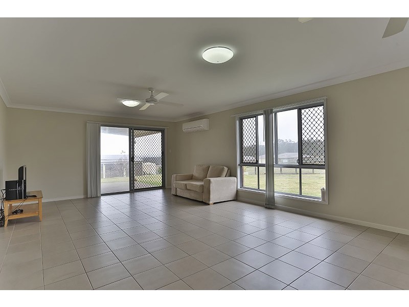 4 Kingfisher Court, Meringandan West QLD 4352