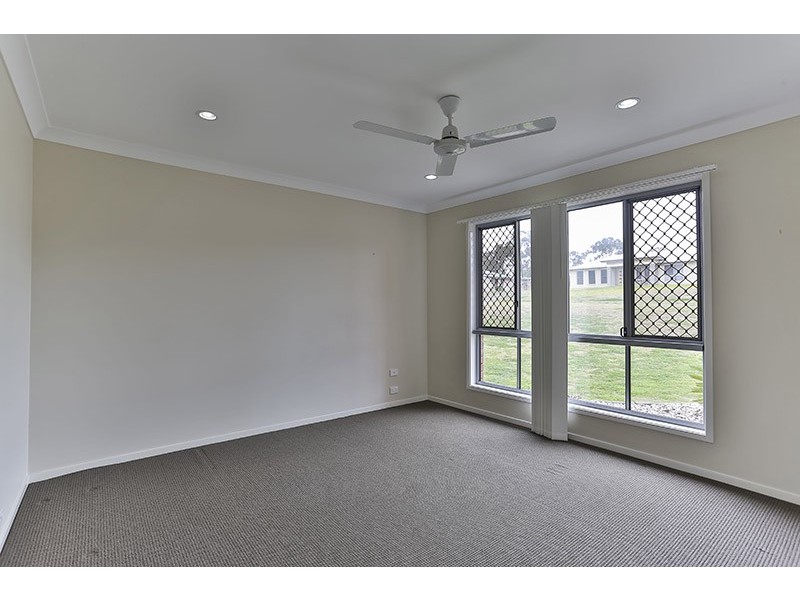4 Kingfisher Court, Meringandan West QLD 4352