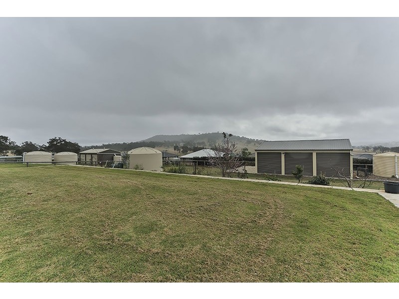 4 Kingfisher Court, Meringandan West QLD 4352