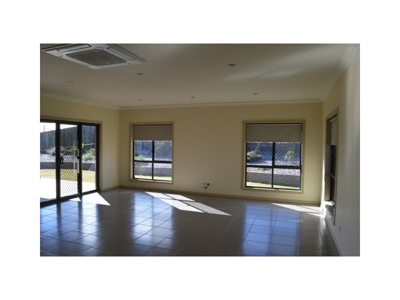 83 Highland Park Road, Meringandan West QLD 4352