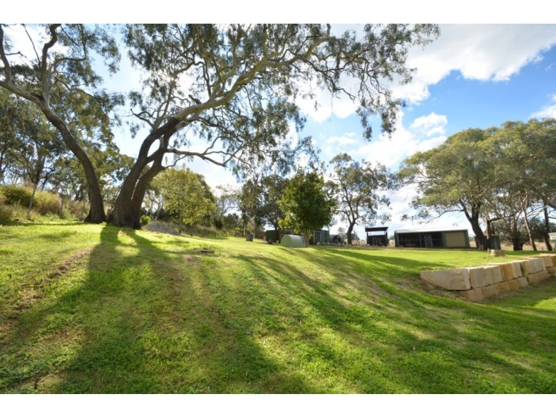 220 Old Homebush Road, Gowrie Junction QLD 4352