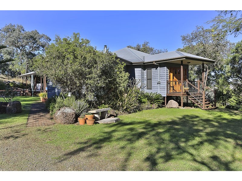 317 Beauaraba Road, Biddeston QLD 4401