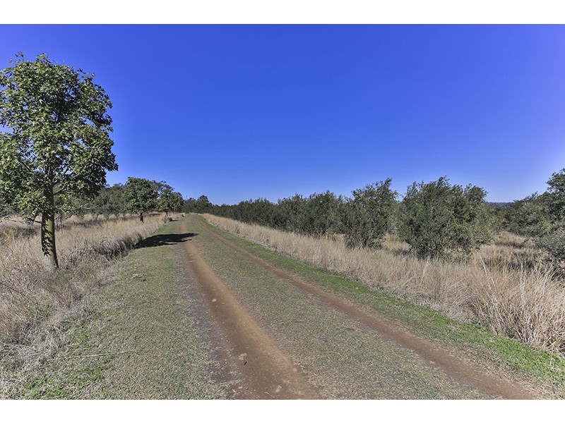 317 Beauaraba Road, Biddeston QLD 4401