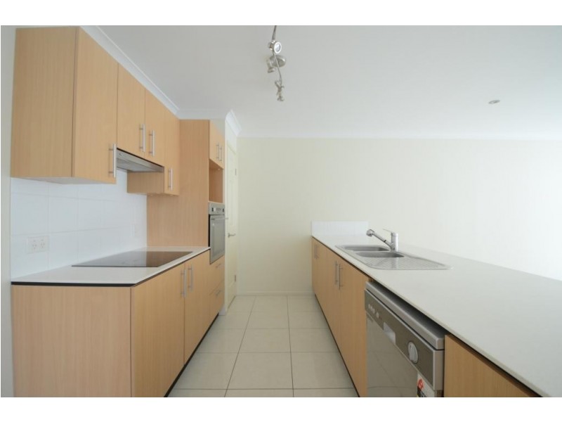 2/36A Dunne Street, Harristown QLD 4350