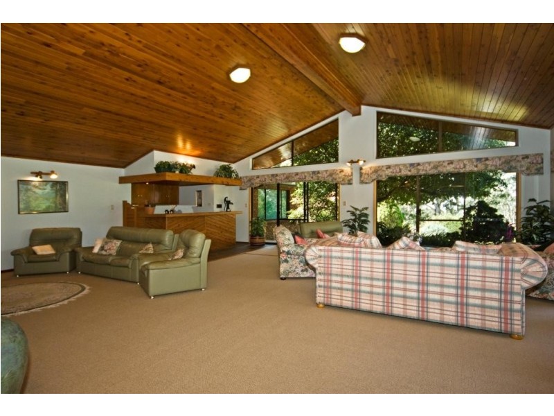 6 Inadale Court, Middle Ridge QLD 4350