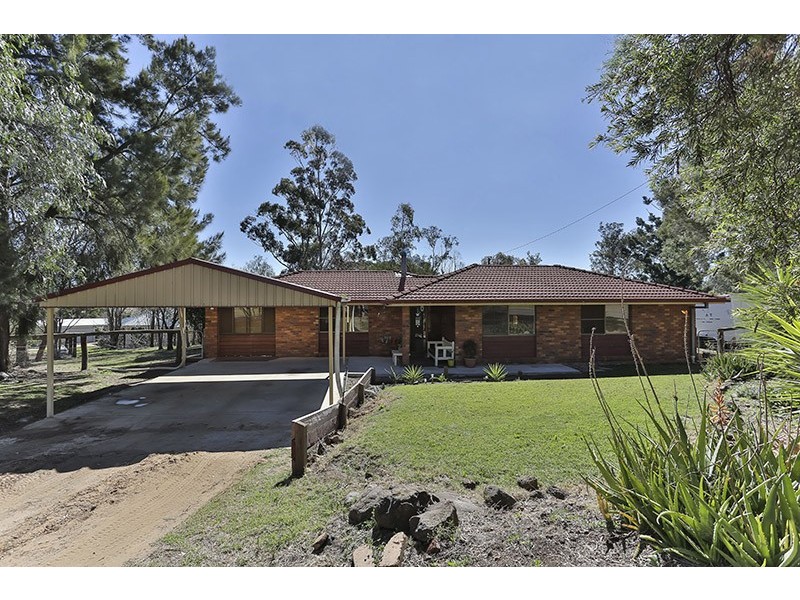 26 Main Street, Meringandan QLD 4352