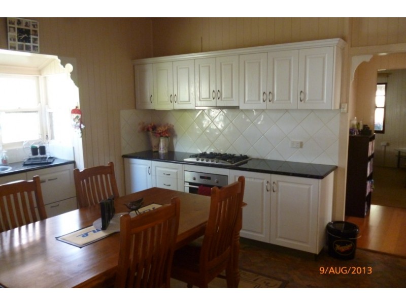 196 Ruthven Street, North Toowoomba QLD 4350