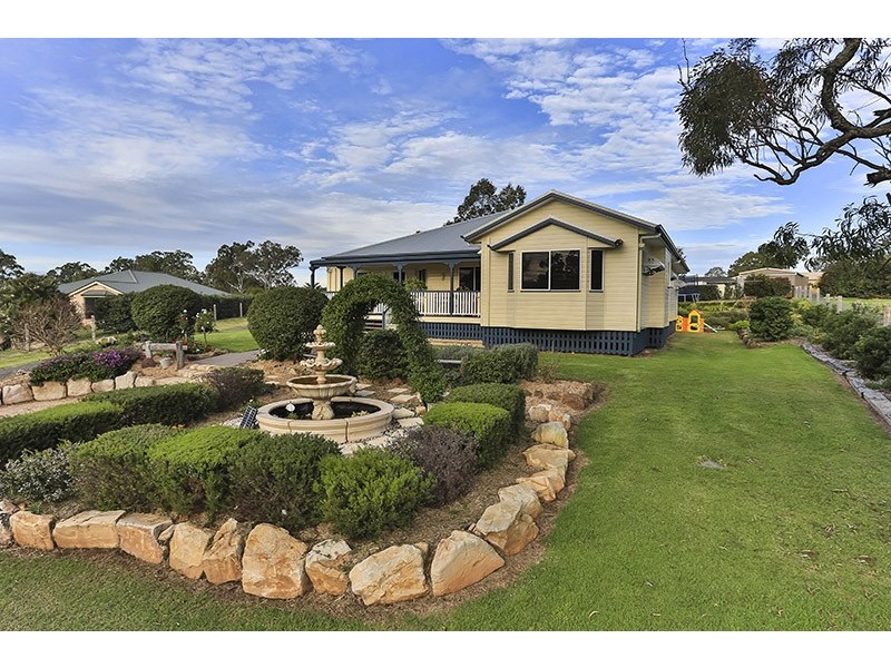 6 Apple Tree Court, Meringandan West QLD 4352