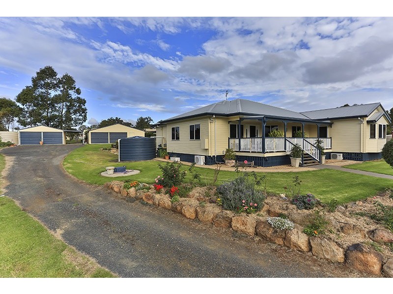 6 Apple Tree Court, Meringandan West QLD 4352