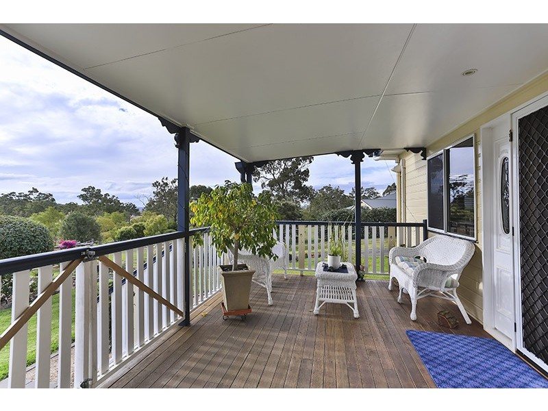 6 Apple Tree Court, Meringandan West QLD 4352