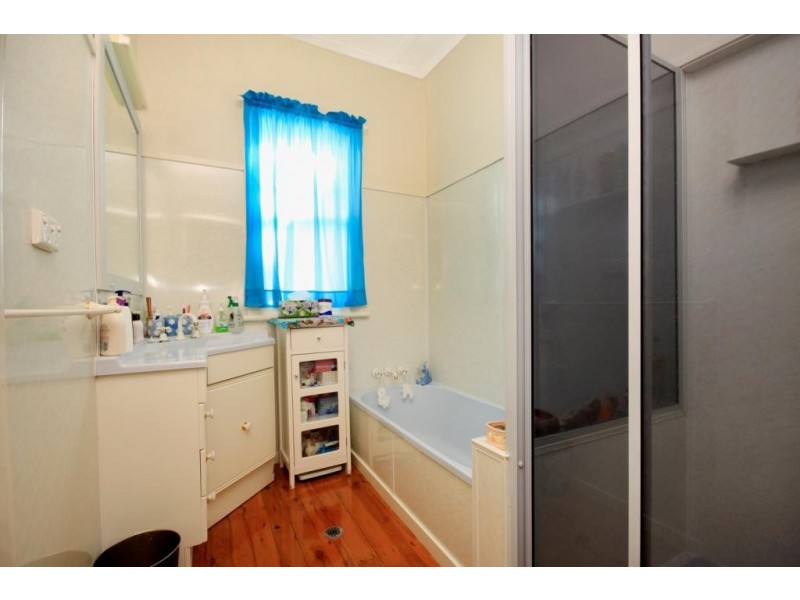 26 Gore Street, Cambooya QLD 4358