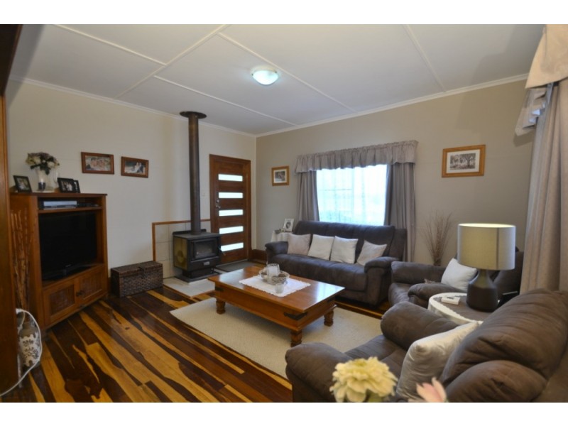 57 Glenvale Road, Newtown QLD 4350