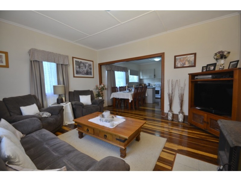 57 Glenvale Road, Newtown QLD 4350