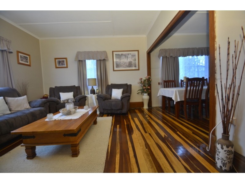 57 Glenvale Road, Newtown QLD 4350