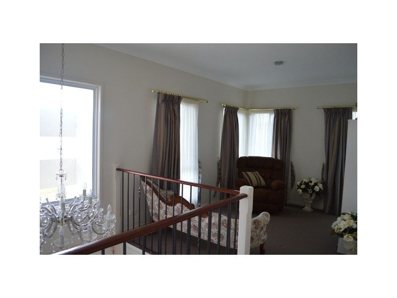 30 Piccadilly Court, Mount Lofty QLD 4350