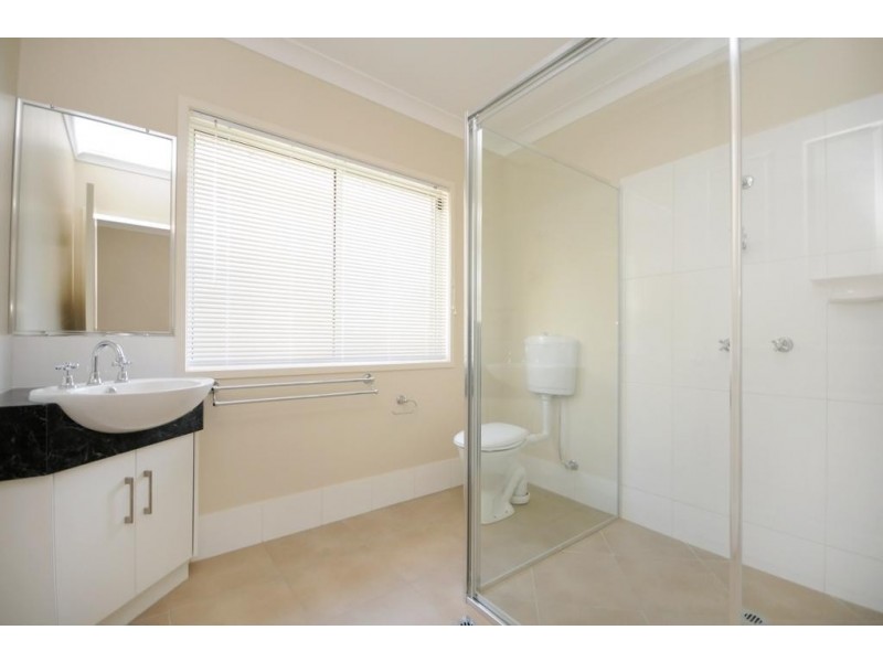 194 Jellicoe Street, Newtown QLD 4350