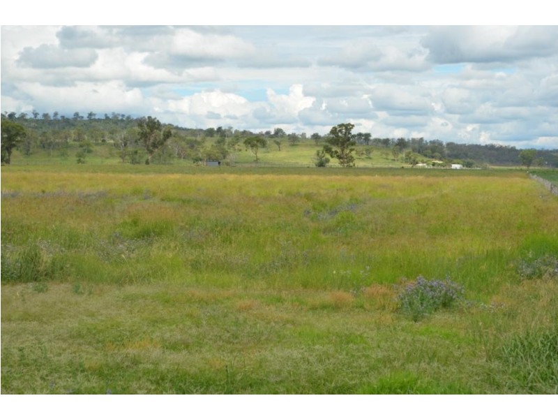 552 Goombungee-Meringandan Road, Goombungee QLD 4354