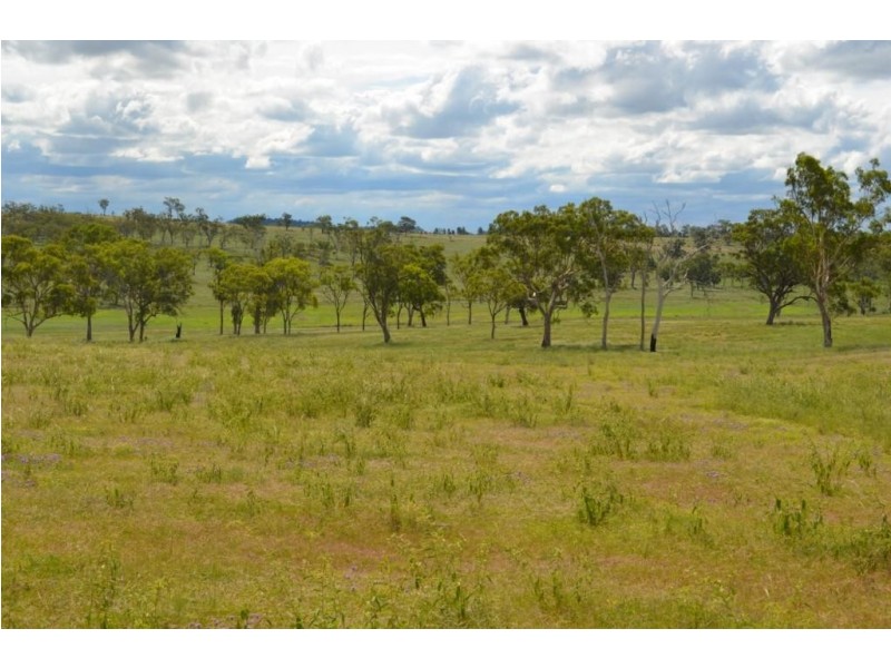 552 Goombungee-Meringandan Road, Goombungee QLD 4354