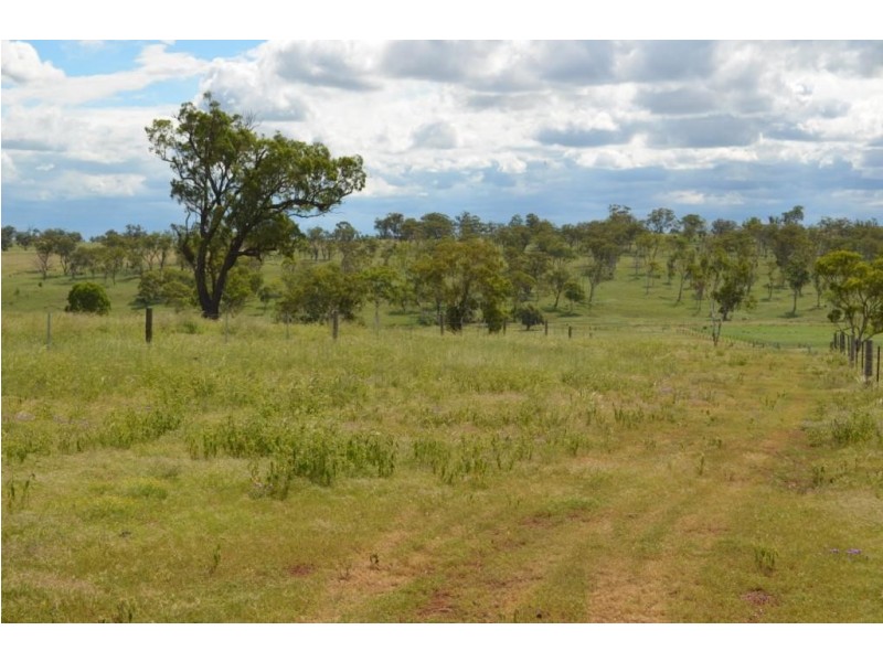 552 Goombungee-Meringandan Road, Goombungee QLD 4354