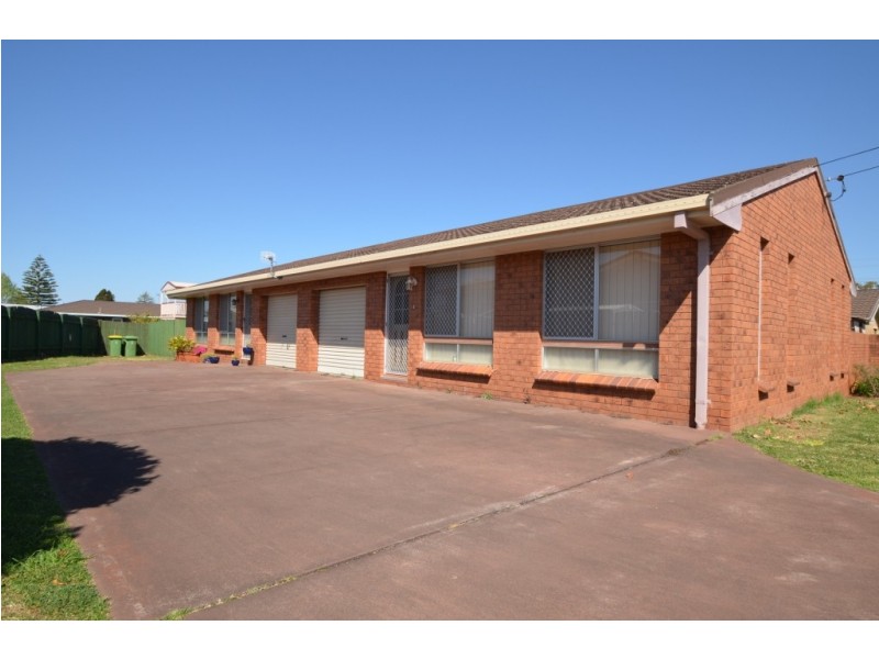 16 and 18 Bischof Street, Wilsonton Heights QLD 4350