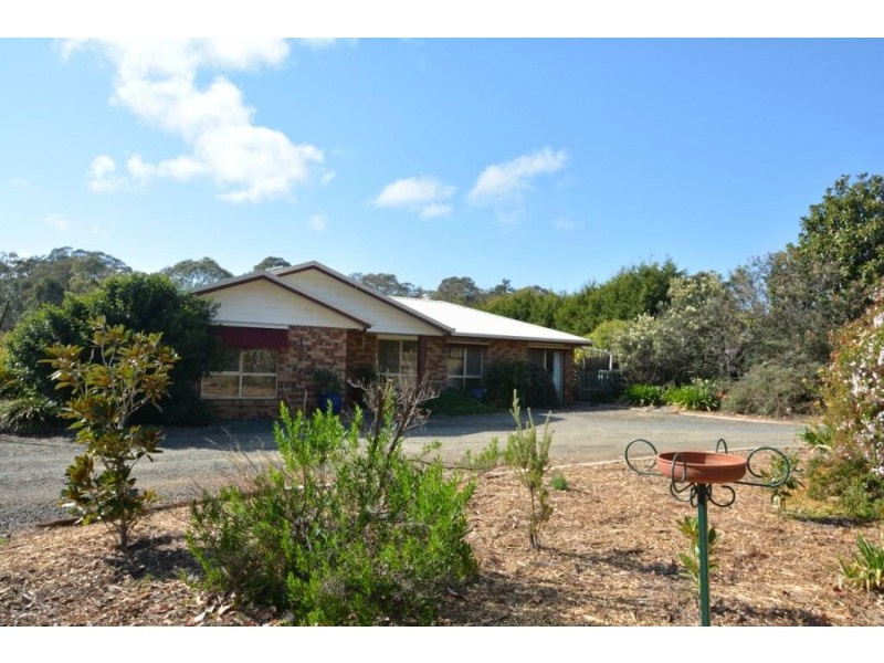 16 Melric Court, Geham QLD 4352