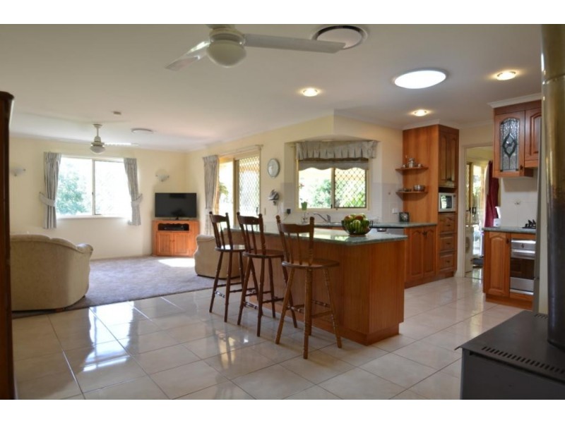 16 Melric Court, Geham QLD 4352
