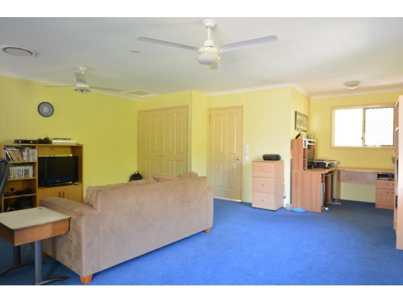 16 Melric Court, Geham QLD 4352