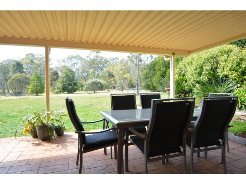 16 Melric Court, Geham QLD 4352