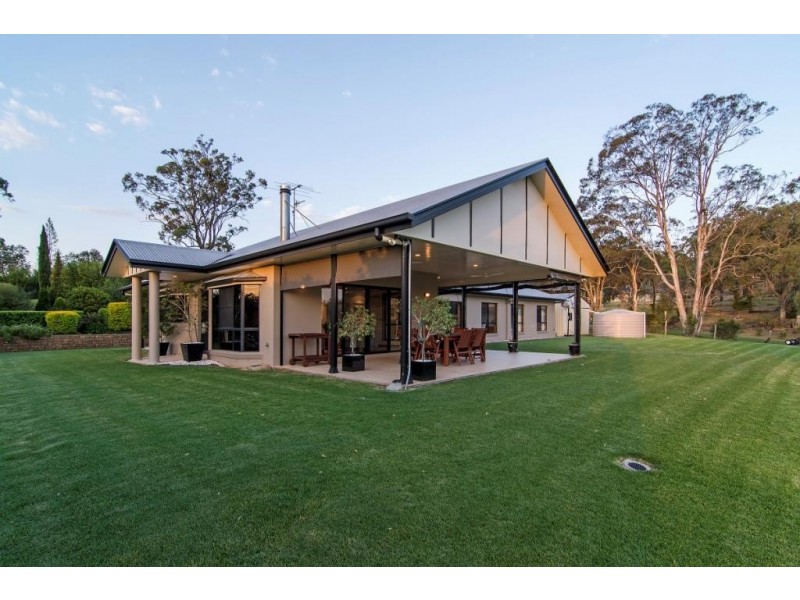 2 Bauer Ct, Hodgson Vale QLD 4352