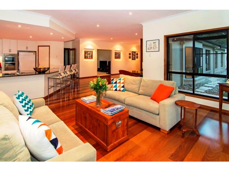 2 Bauer Ct, Hodgson Vale QLD 4352