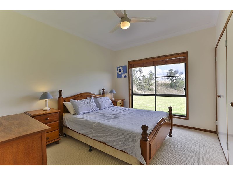 2 Bauer Ct, Hodgson Vale QLD 4352