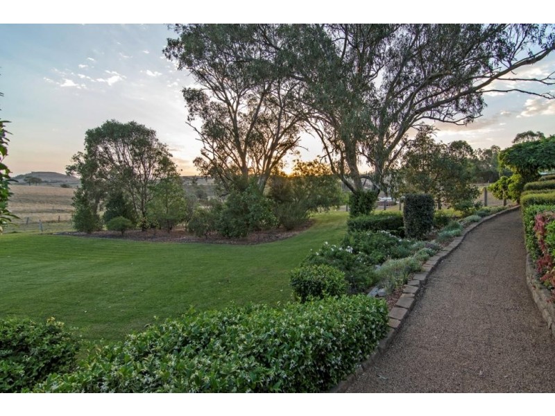 2 Bauer Ct, Hodgson Vale QLD 4352