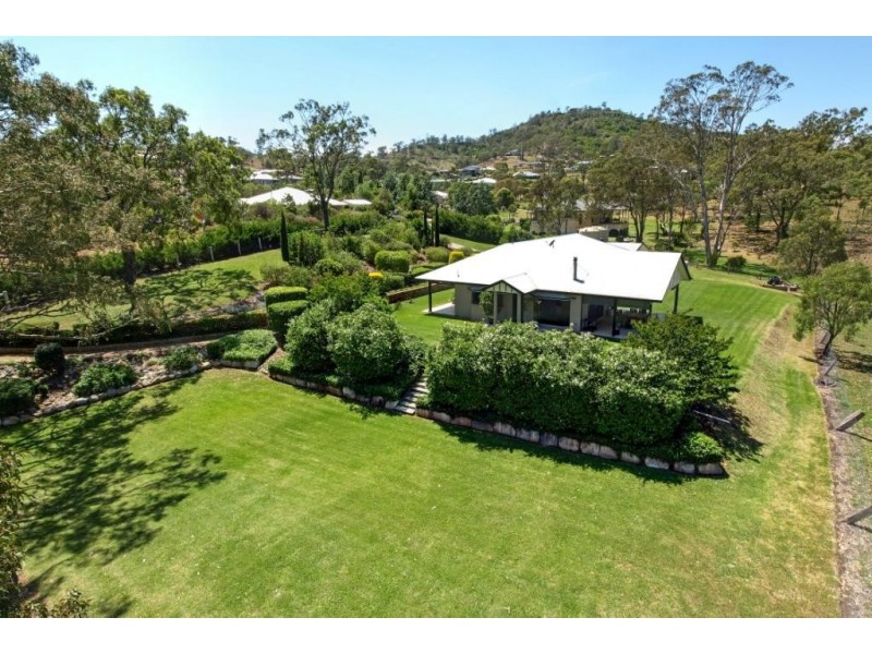 2 Bauer Ct, Hodgson Vale QLD 4352