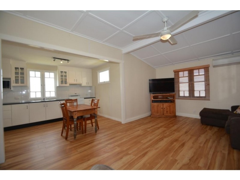 5 Makepeace Street, Rockville QLD 4350