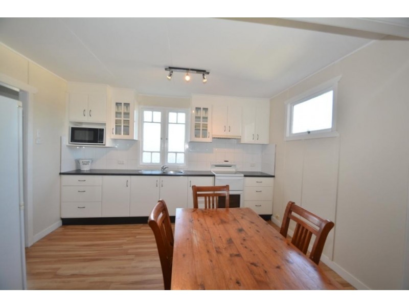 5 Makepeace Street, Rockville QLD 4350