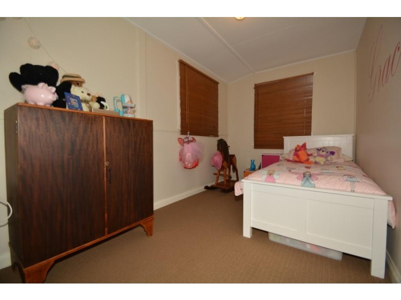 5 Makepeace Street, Rockville QLD 4350