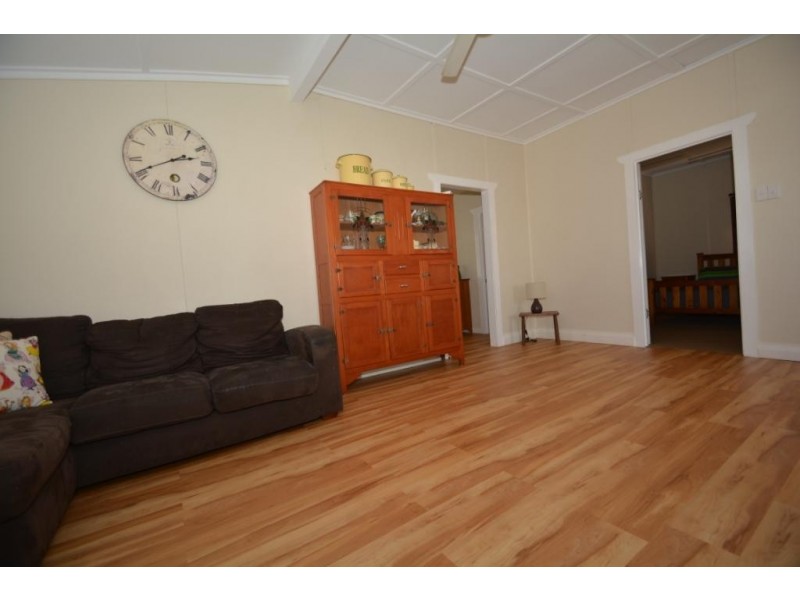 5 Makepeace Street, Rockville QLD 4350