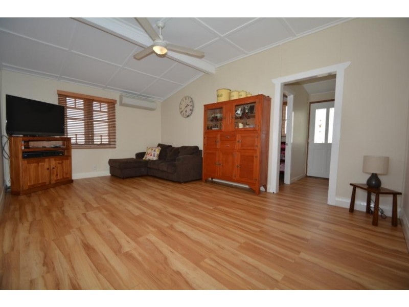 5 Makepeace Street, Rockville QLD 4350