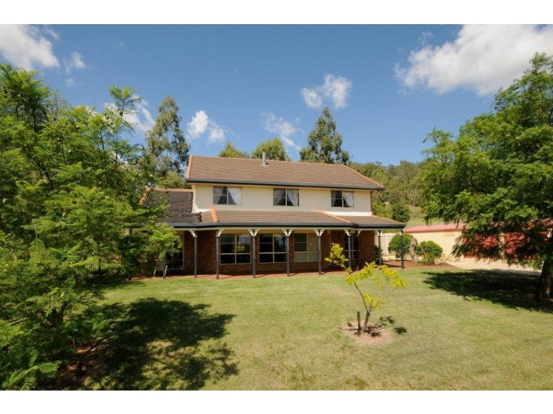 8 Lanbar Court, Glenvale QLD 4350