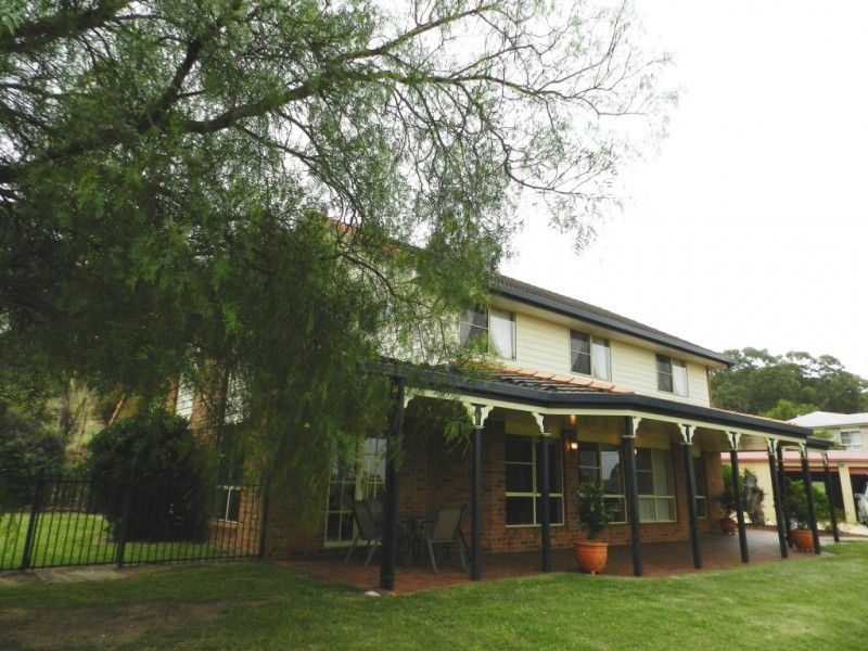 8 Lanbar Court, Glenvale QLD 4350
