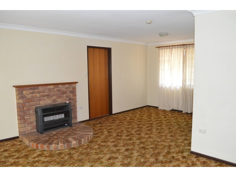 10 Ansett Court, Wilsonton QLD 4350