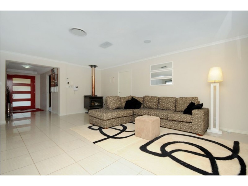 26 Sinclair Street, Wyreema QLD 4352