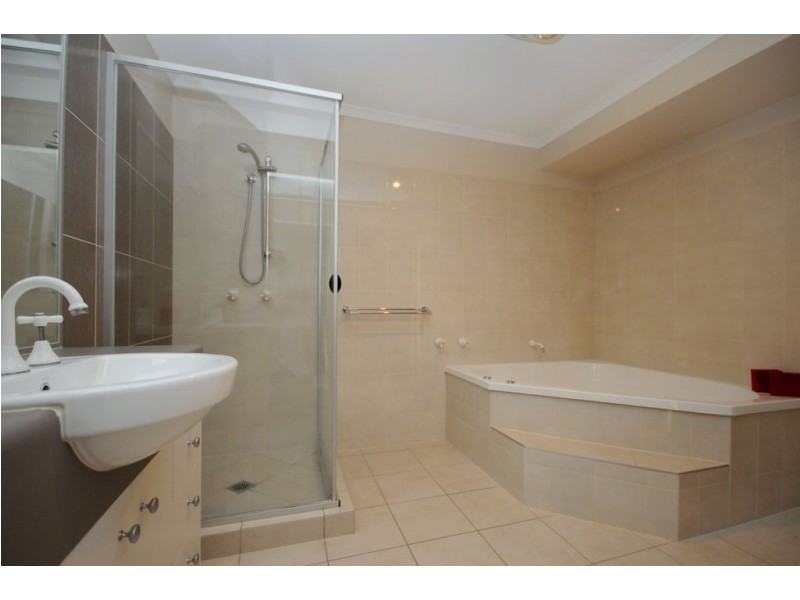 26 Sinclair Street, Wyreema QLD 4352