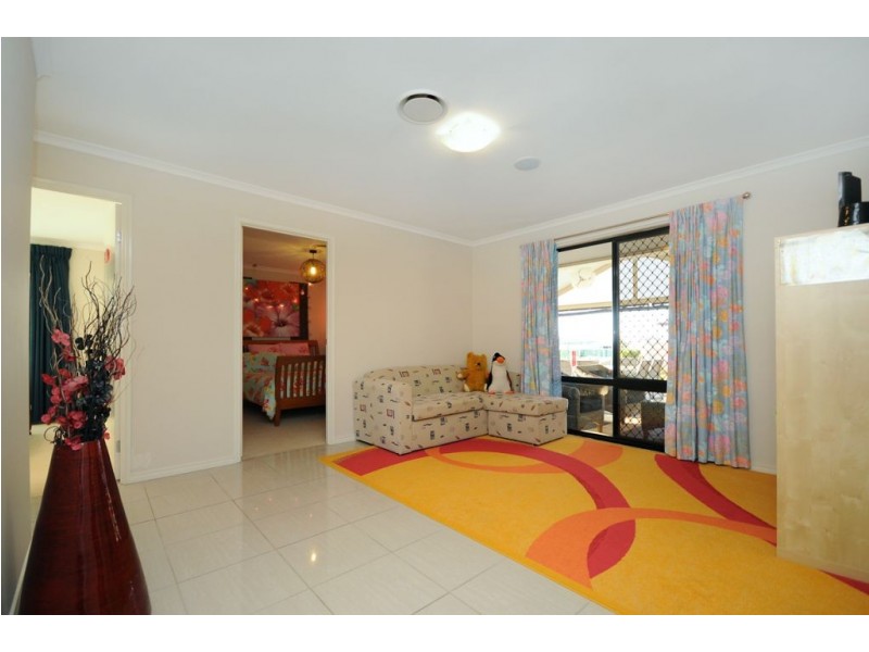 26 Sinclair Street, Wyreema QLD 4352