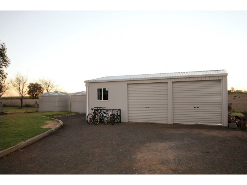 26 Sinclair Street, Wyreema QLD 4352