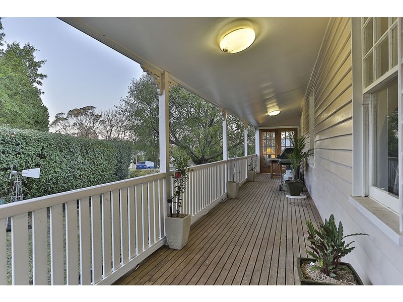 68 Jellicoe Street, Mount Lofty QLD 4350