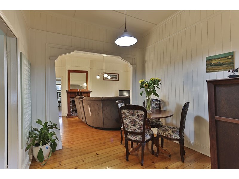 68 Jellicoe Street, Mount Lofty QLD 4350